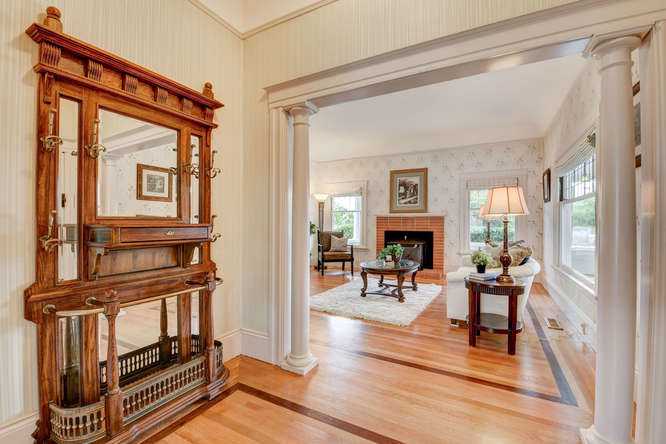 713 South I St-small-003-9-Entryway-666×445-72dpi